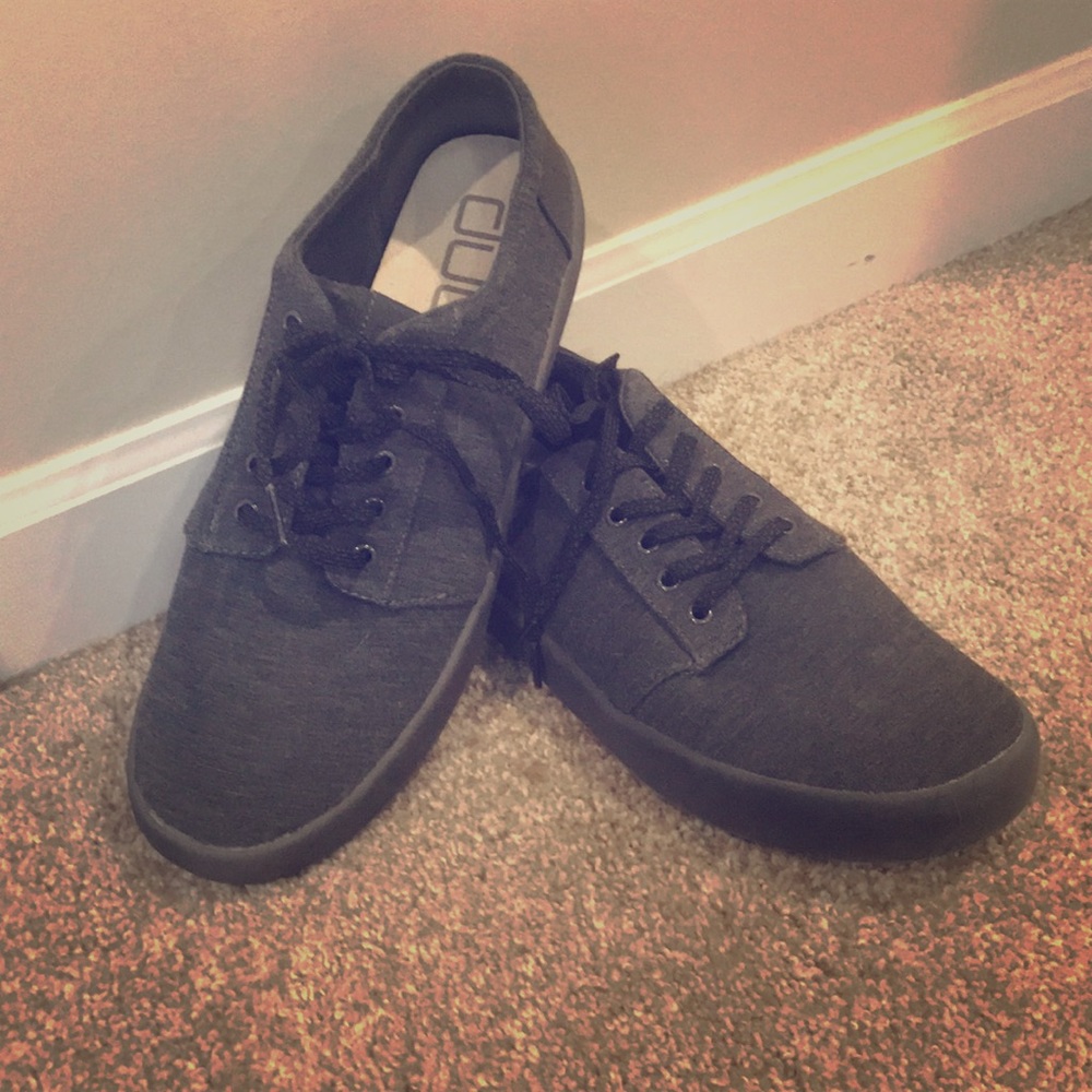 Men’s shoes, never worn outside!!! Gray size 11